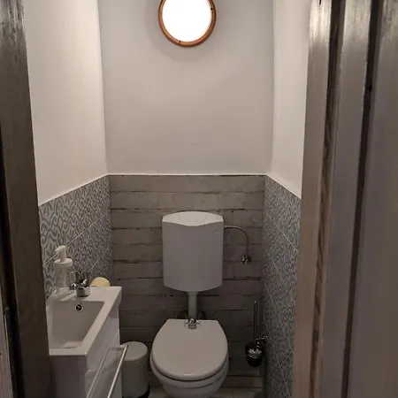 A Bejárat * Balatonhenye