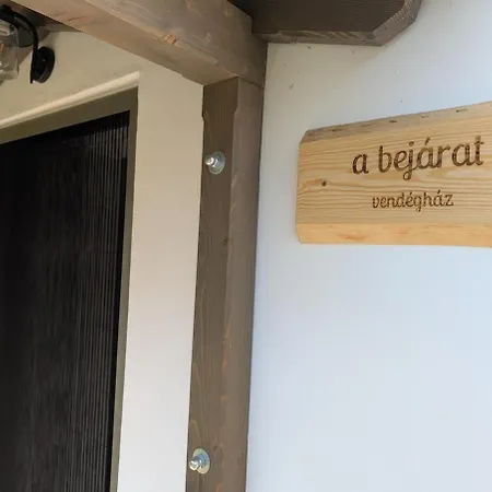 A Bejárat Apartamento Balatonhenye