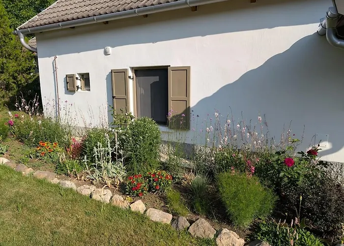 A Bejarat Vendeghaz Lägenhet *