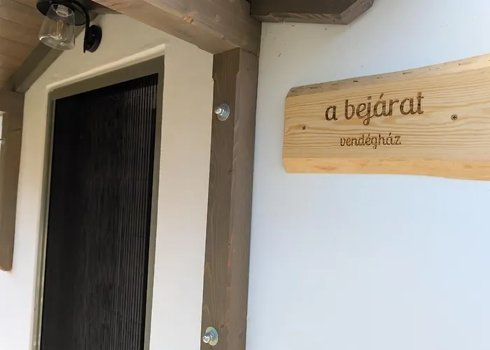 A Bejarat Vendeghaz Lägenhet Balatonhenye